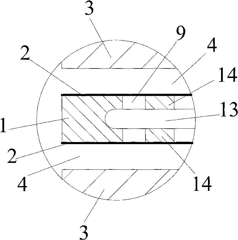 Filter element for filtering high-viscosity fluid