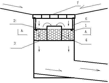 Suspended type catch basin filtering device