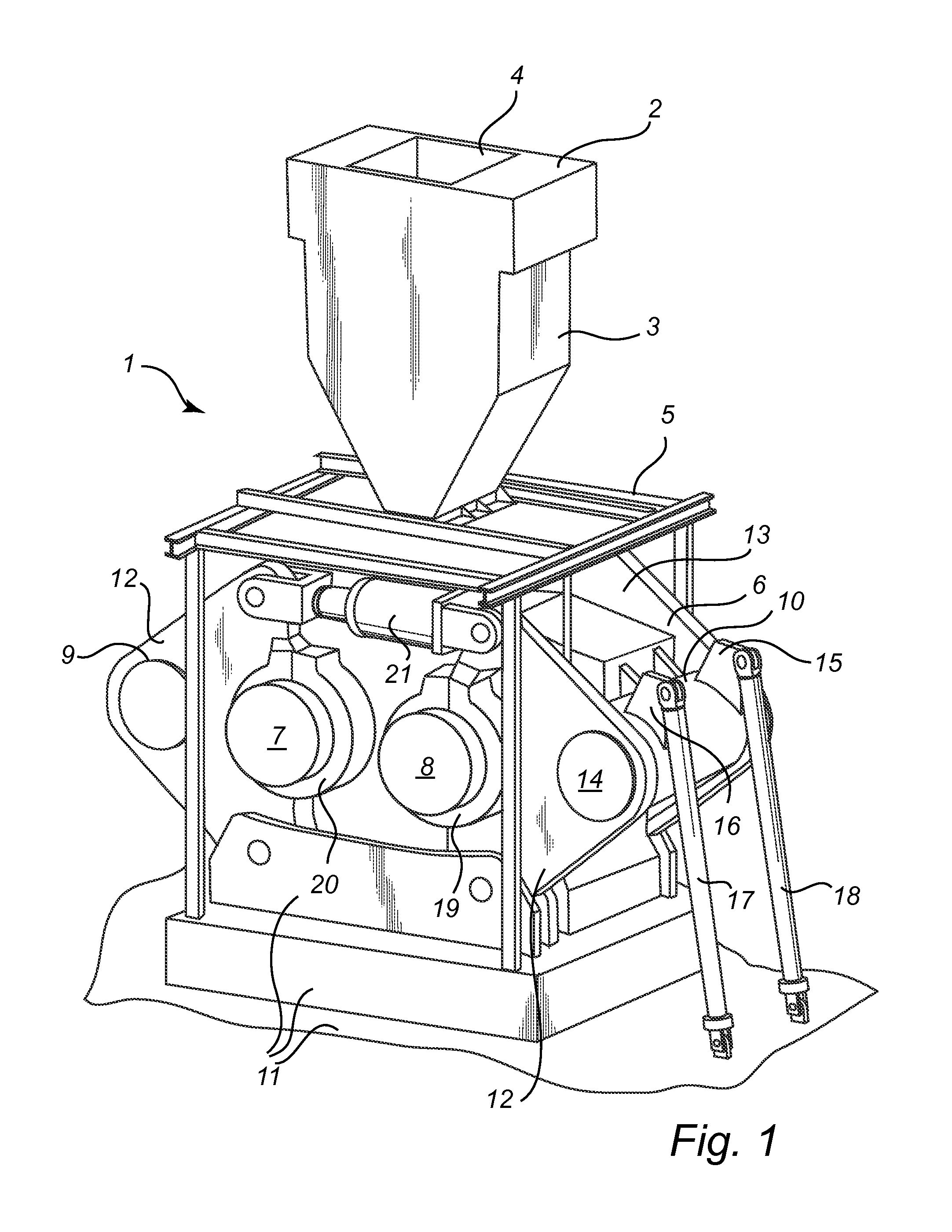 Roller crusher with cheek plates