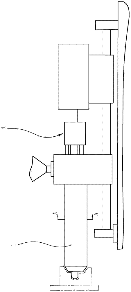 Glue injection device for injection molding machine