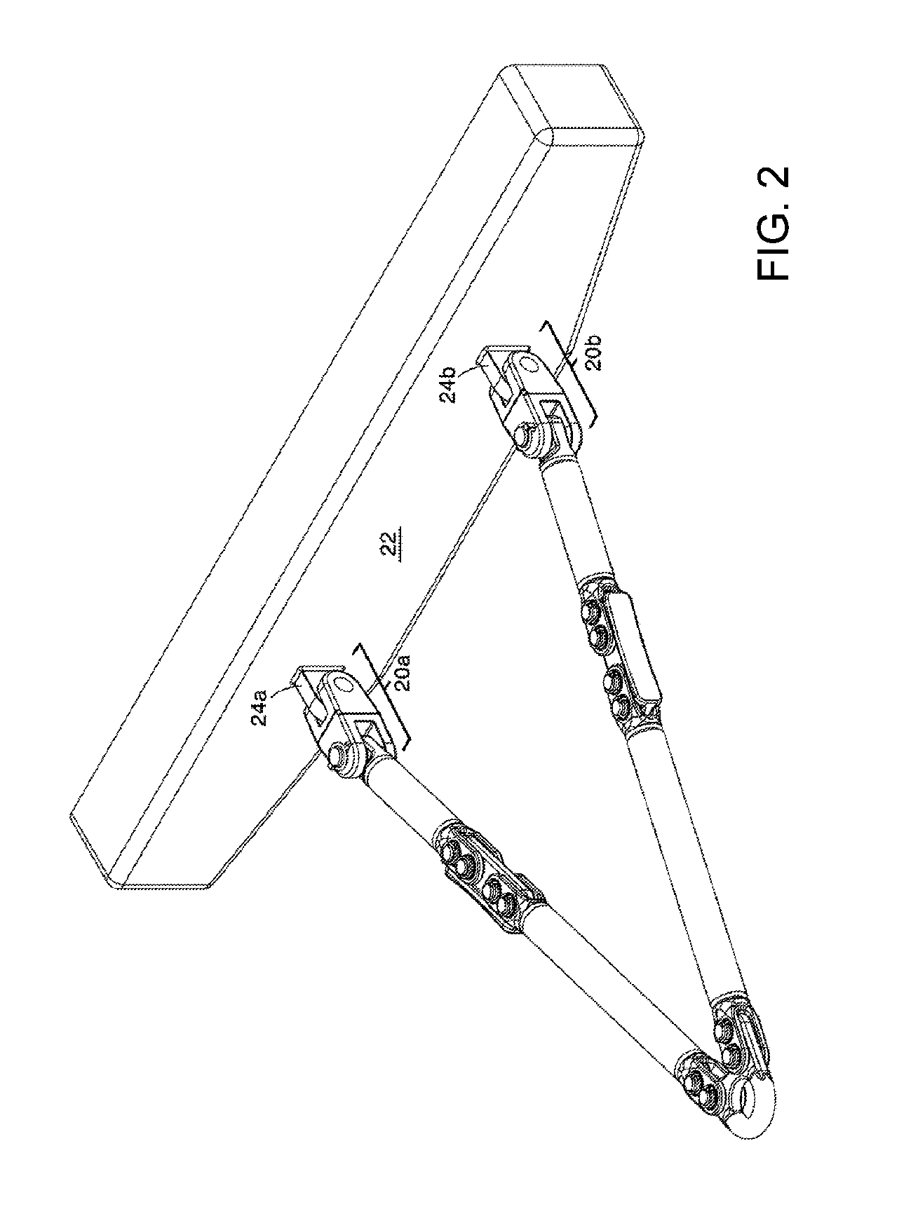 Towing assembly with automatic lock