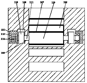 Automatic bottle labeling device