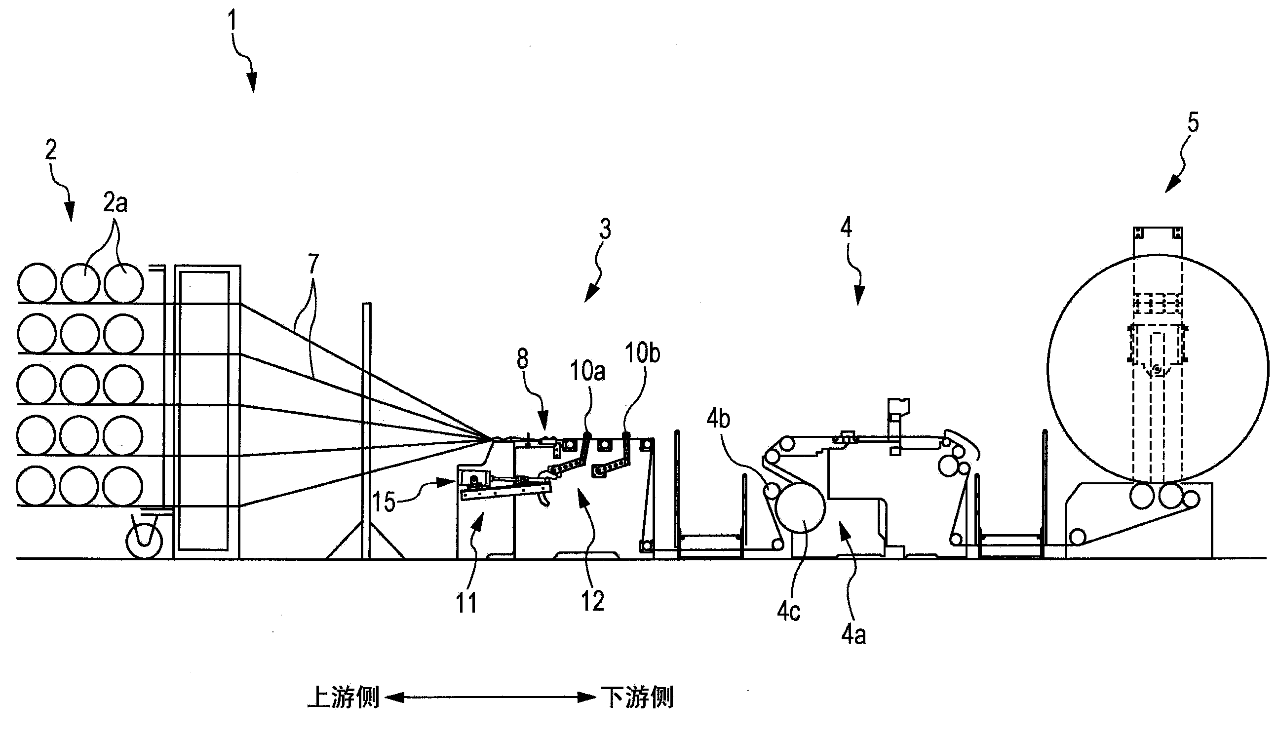 Method for urging warp yarns in warp tension adjusting device of cord fabric weaving apparatus and warp tension adjusting device