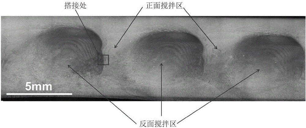 Manufacturing method capable of improving mechanical performance of thick 7050-T7451 aluminum alloy plate