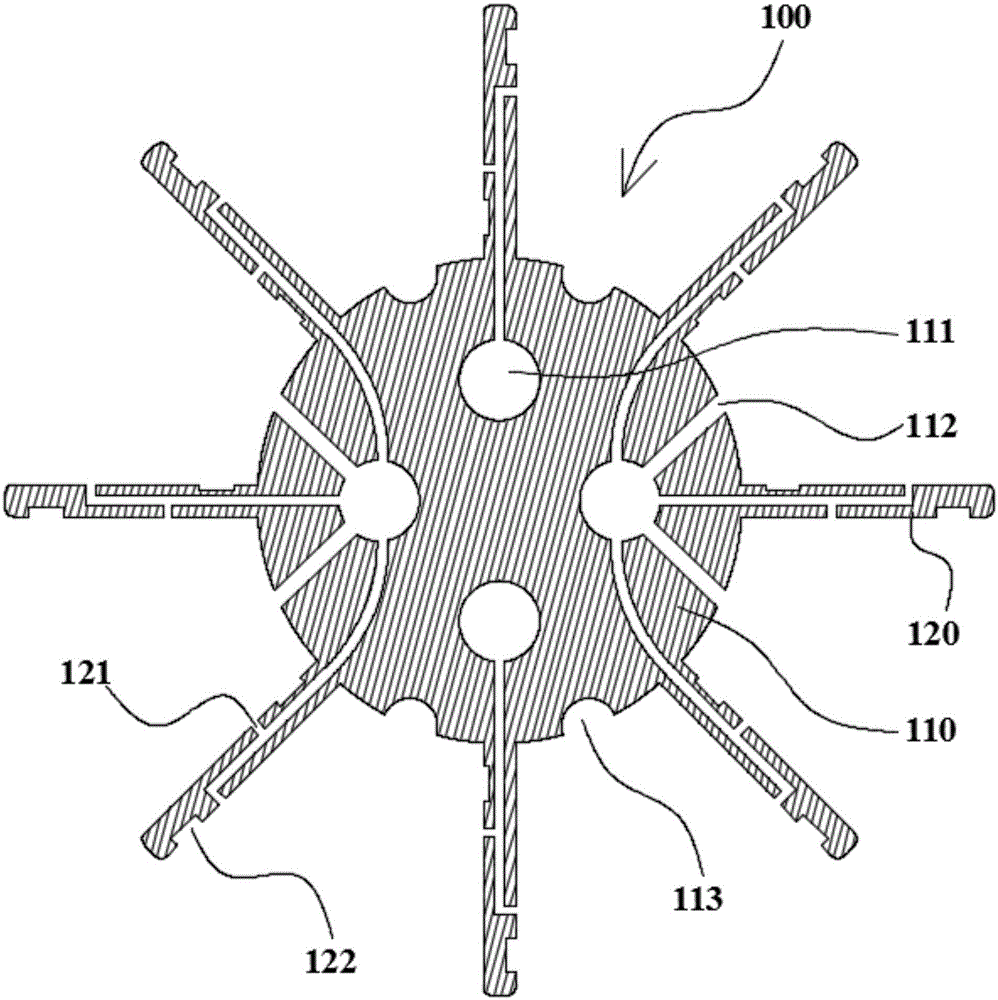 Swell-shrink type drainage device and sludge positive and negative pressure drainage method