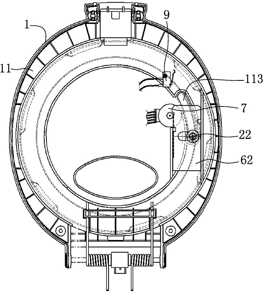 Pressure cooking utensil capable of opening and closing cover conveniently