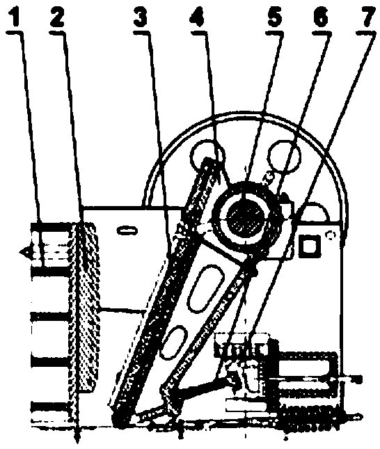 Discharge port size detecting system of jaw crusher