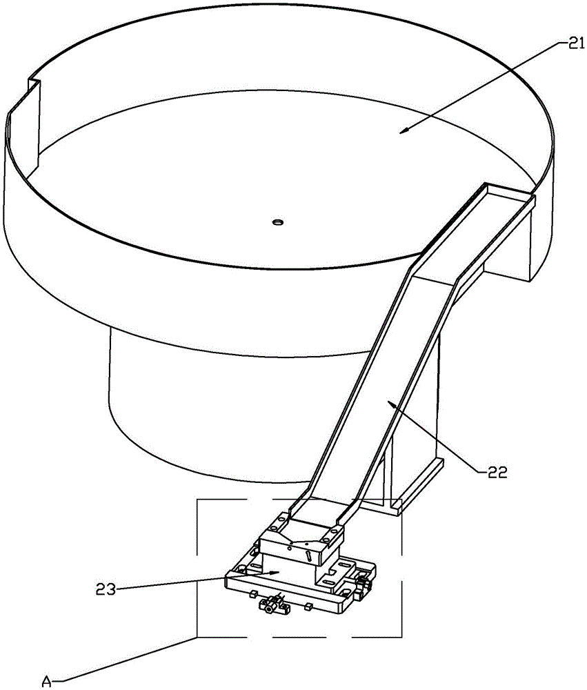 Double-layer cover body automatic squeeze riveter capable of avoiding finished product single-position stacking