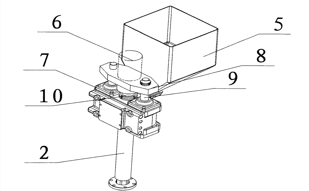 Automatic plastic-spraying device used for high-speed hose shoulder-molding machine