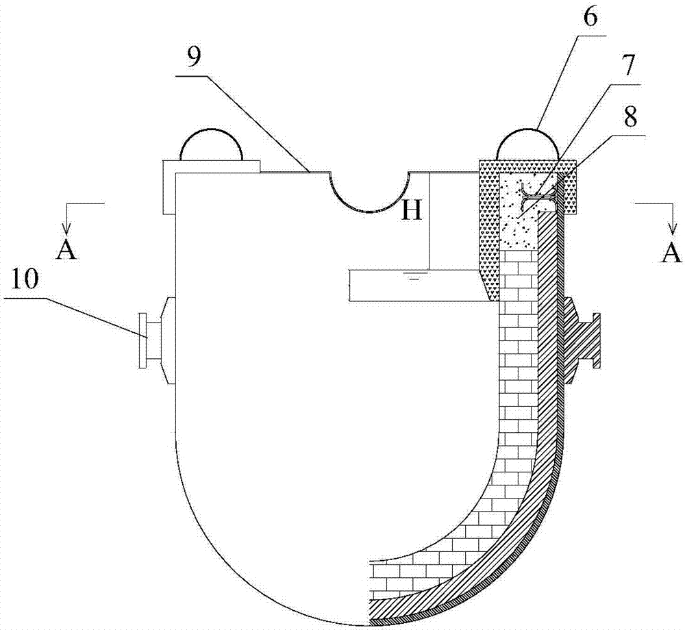 Adhered slag partition device for molten iron tank and preparation method