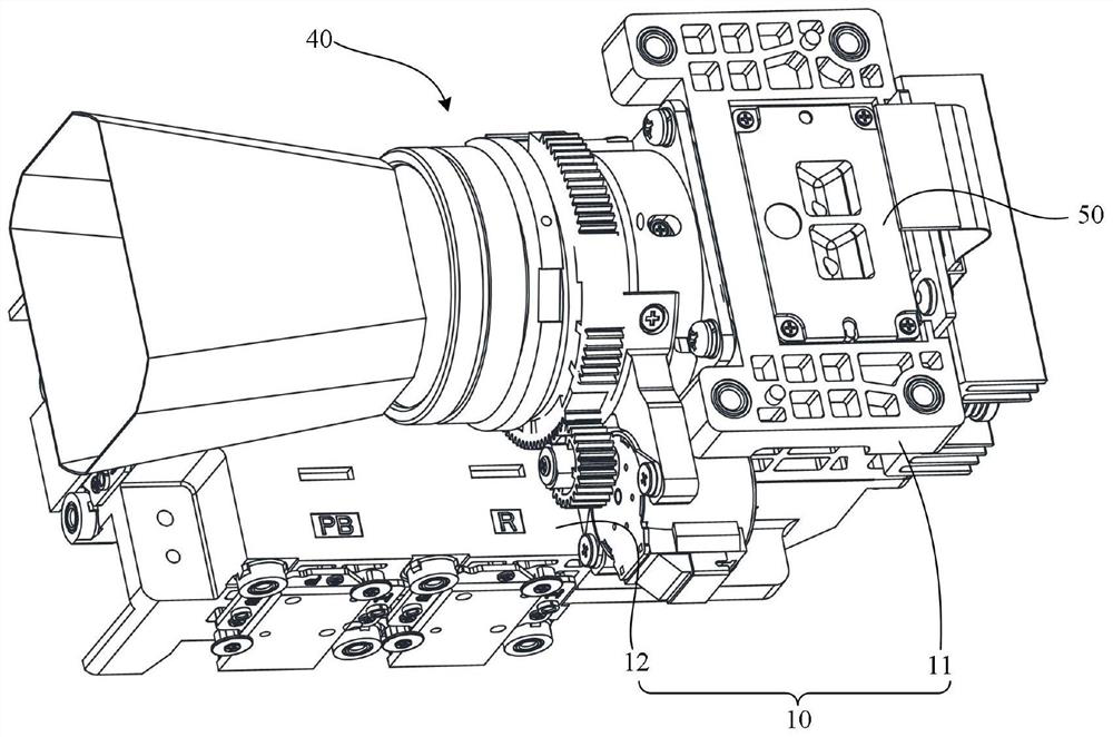 Spectroscopic prism fixing component and projection light machine