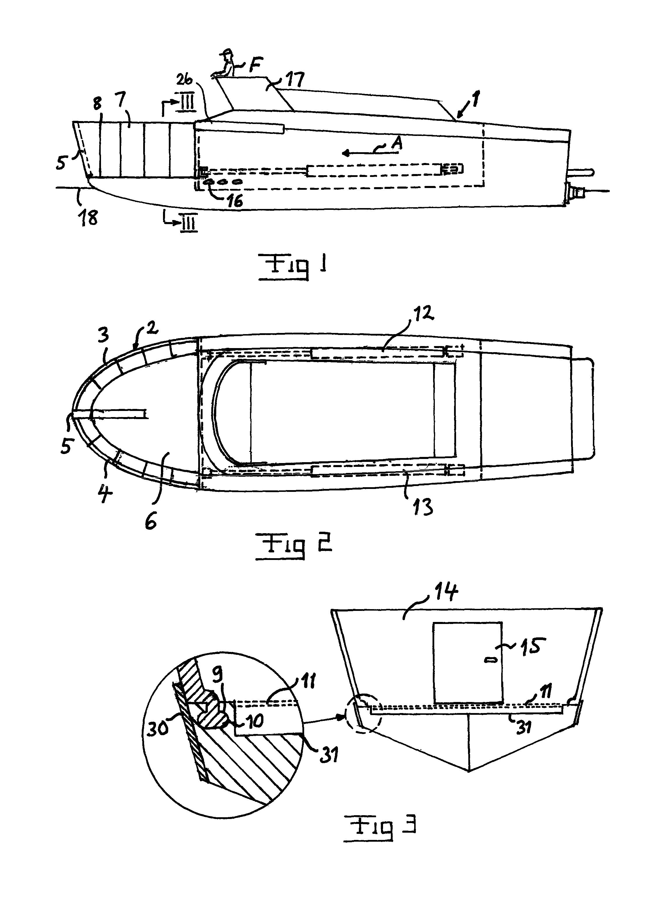 Boat with a displaceable freeboard section