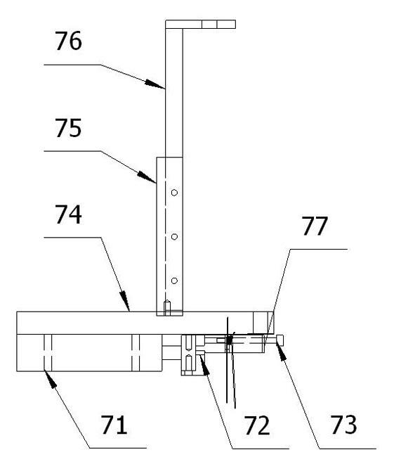 Automatic riveting device