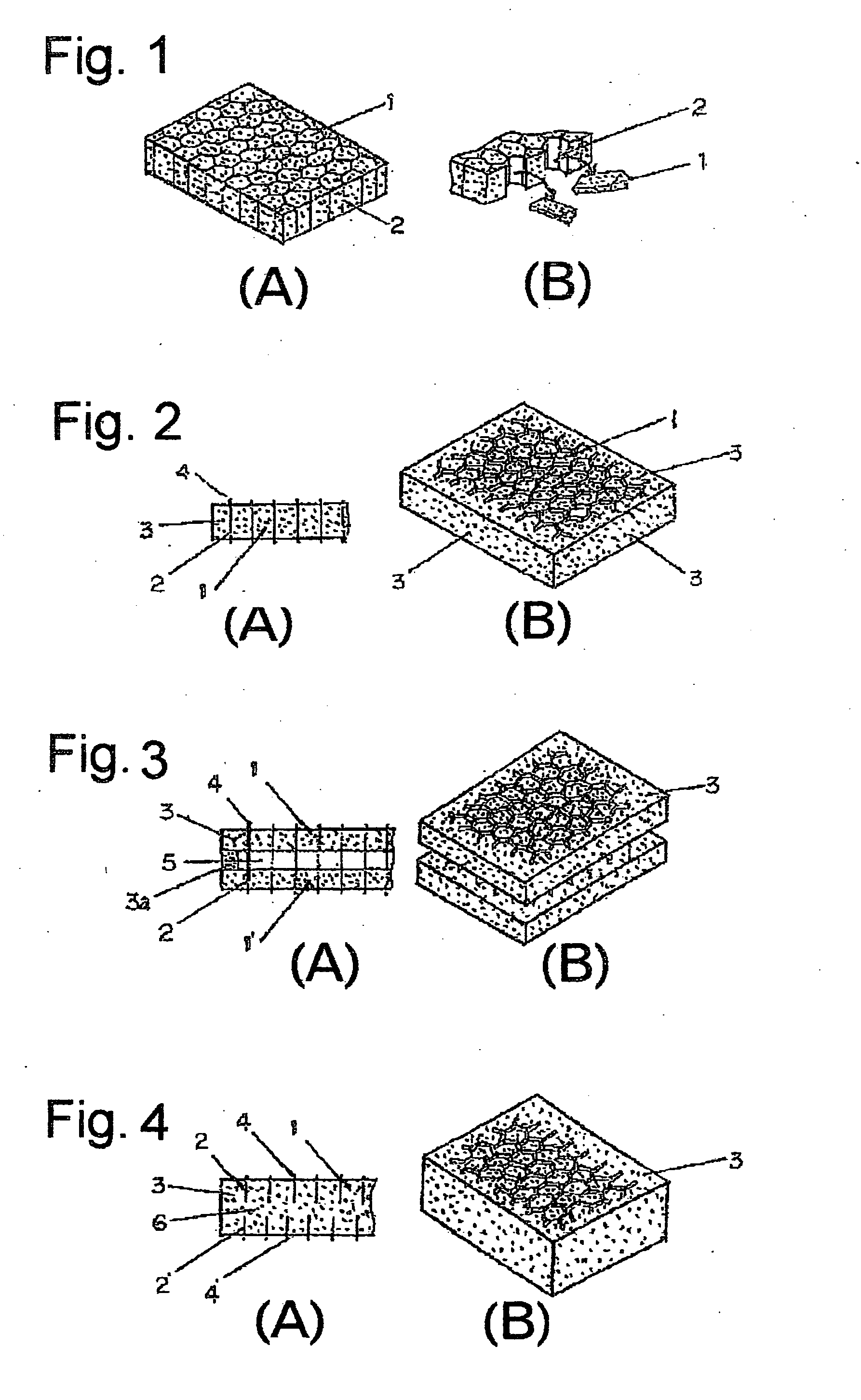 Sandwich panel including honeycomb structure body and method of producing the sandwich panel