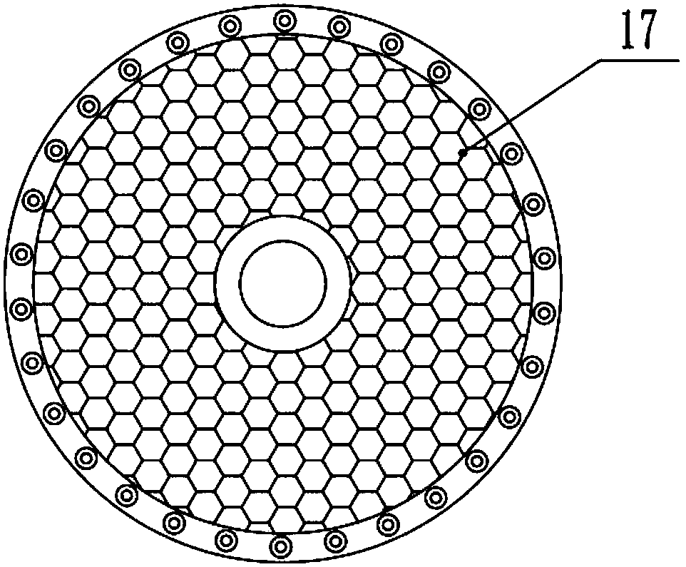 Anti-blocking ultrafine carbon black grinding and screening device for rubber preparation