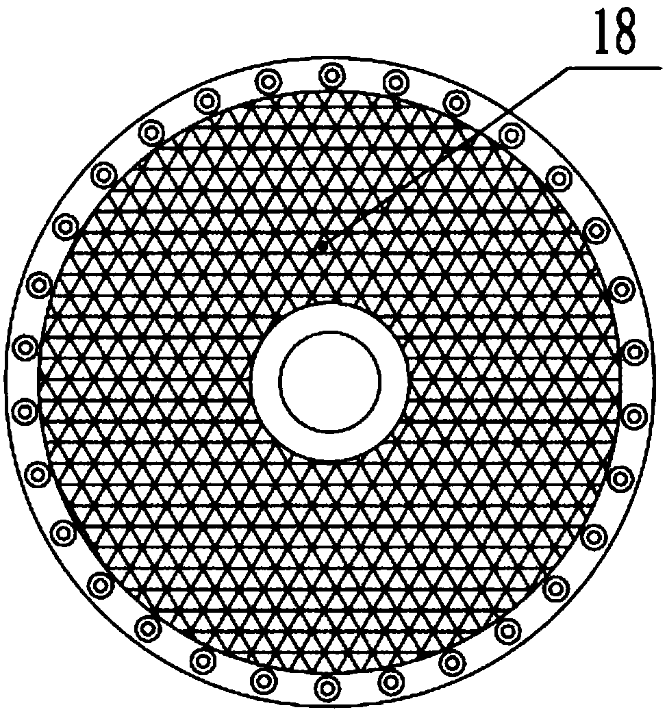 Anti-blocking ultrafine carbon black grinding and screening device for rubber preparation