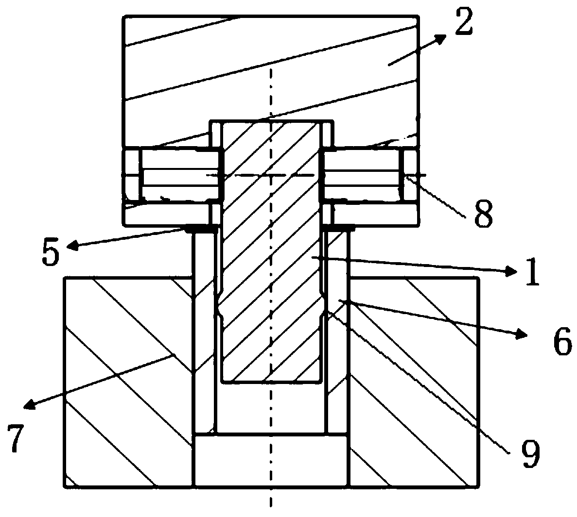 Adaptive installing device of sleeve