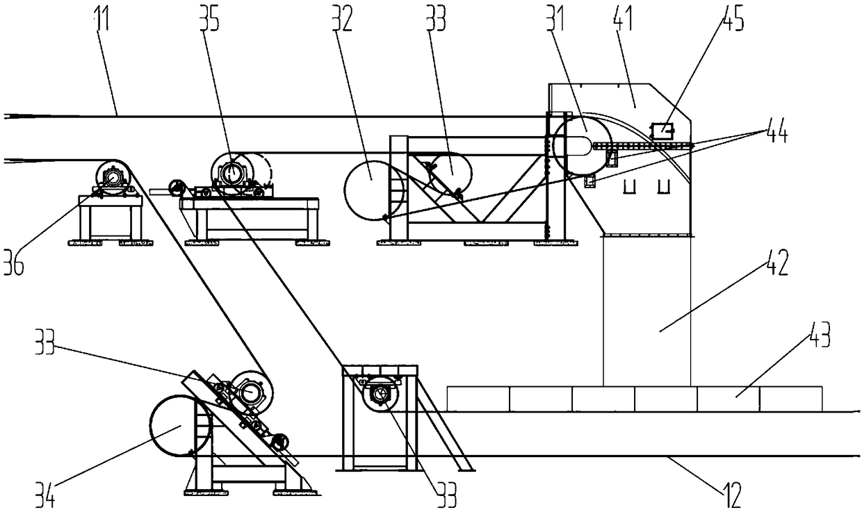 Tubular belt conveyor middle driving structure and tubular belt conveyor
