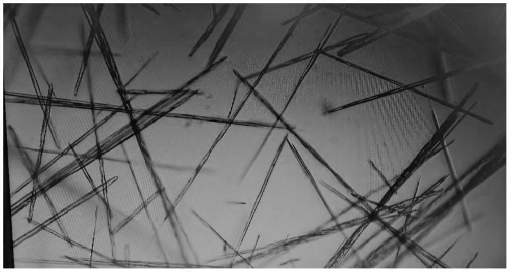 Method for preparing calcium sulfate whiskers from phosphoric acid byproduct calcium chloride solution and sodium sulfate