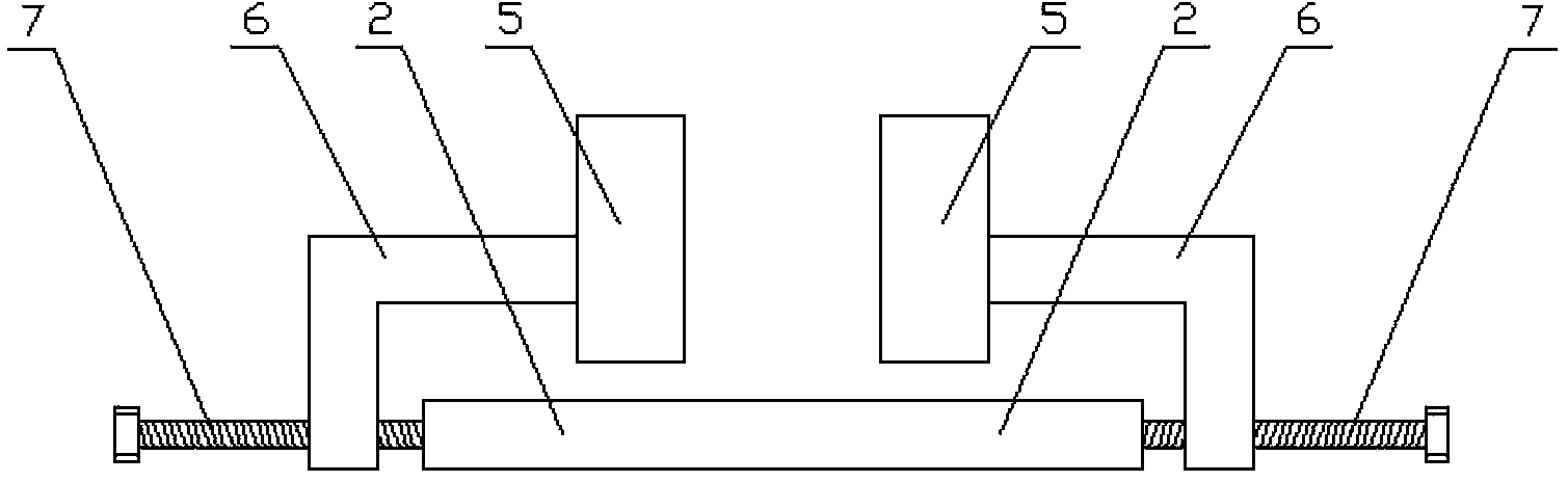 Tableware stamping and automatic feeding device