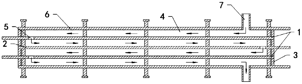 Electrode plate assembly for sewage treatment, treatment device with same and using method thereof