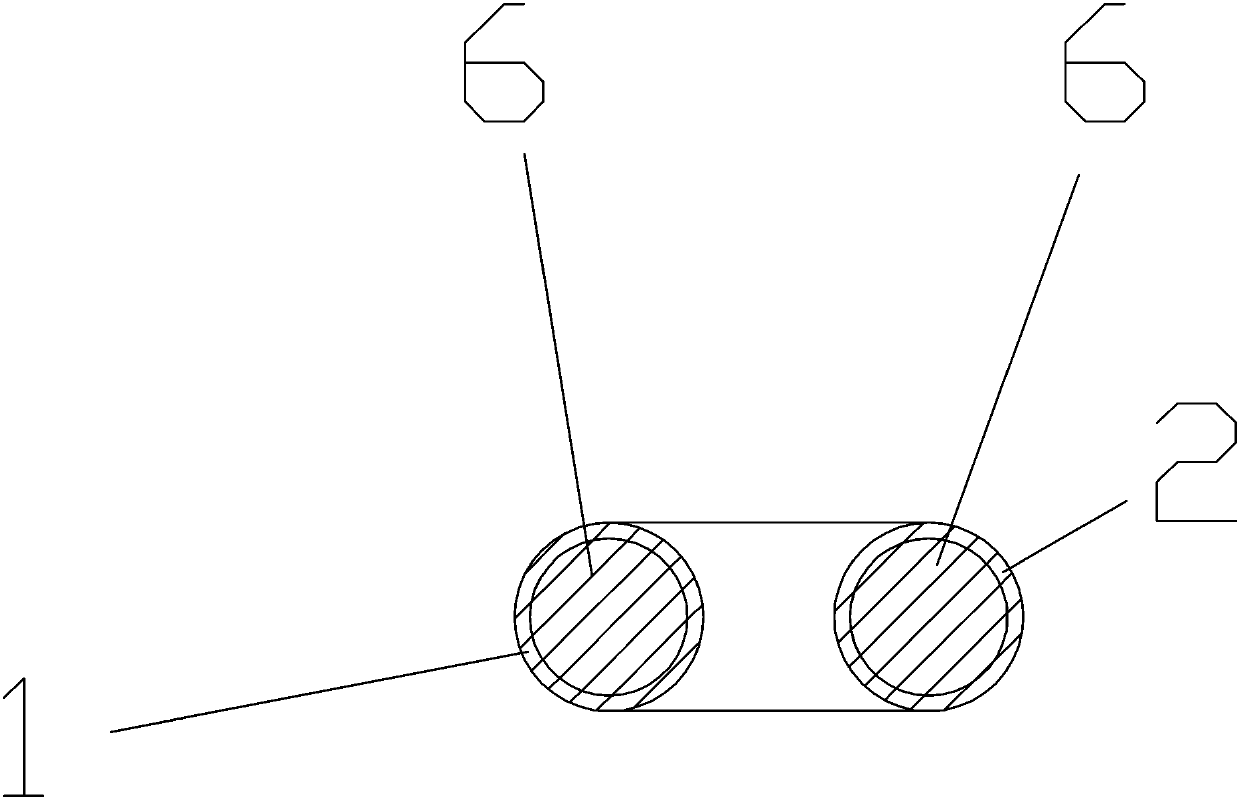 A device and method for integrally assembling iron towers of overhead transmission lines