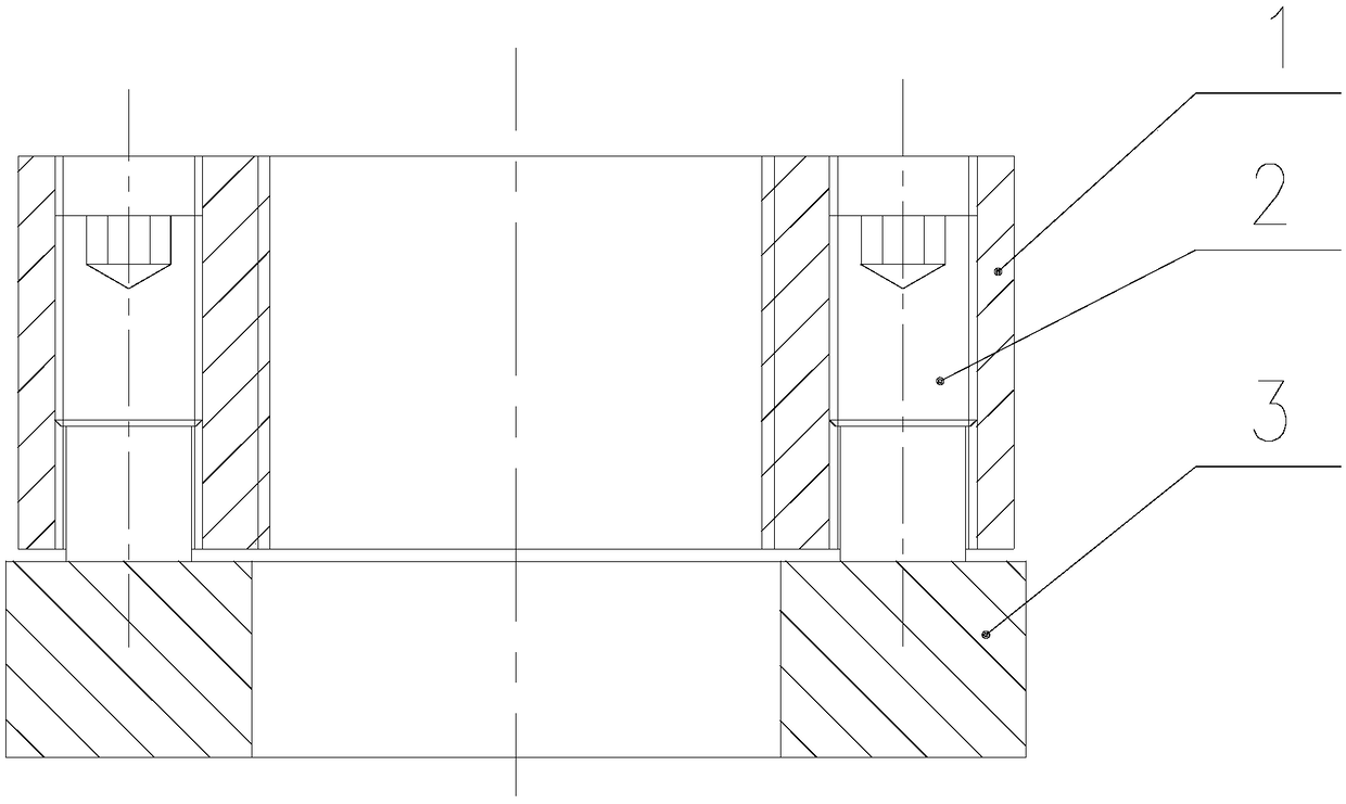 Compact multi-pushing-bolt pre-tightening device