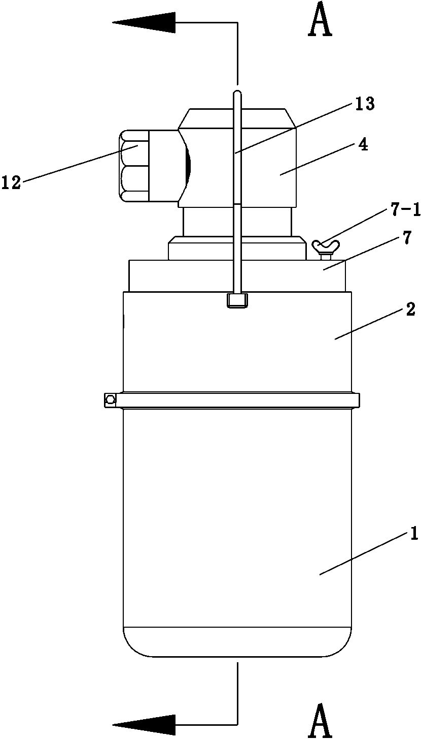 Container and method for closed operation of radionuclide