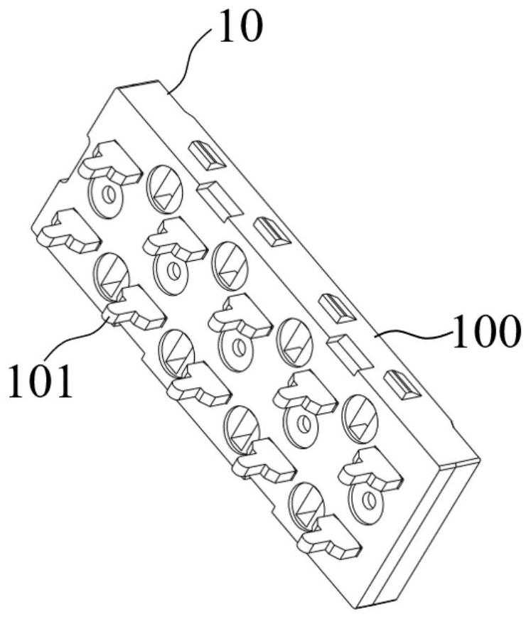 Gear switch pin rotating device and pin rotating machining method