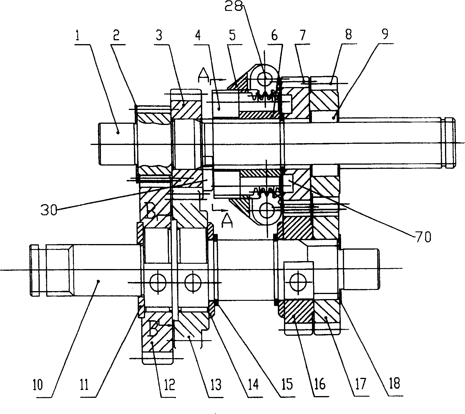 Primary and auxiliary shaft actuating device capable of automatic speed transmission