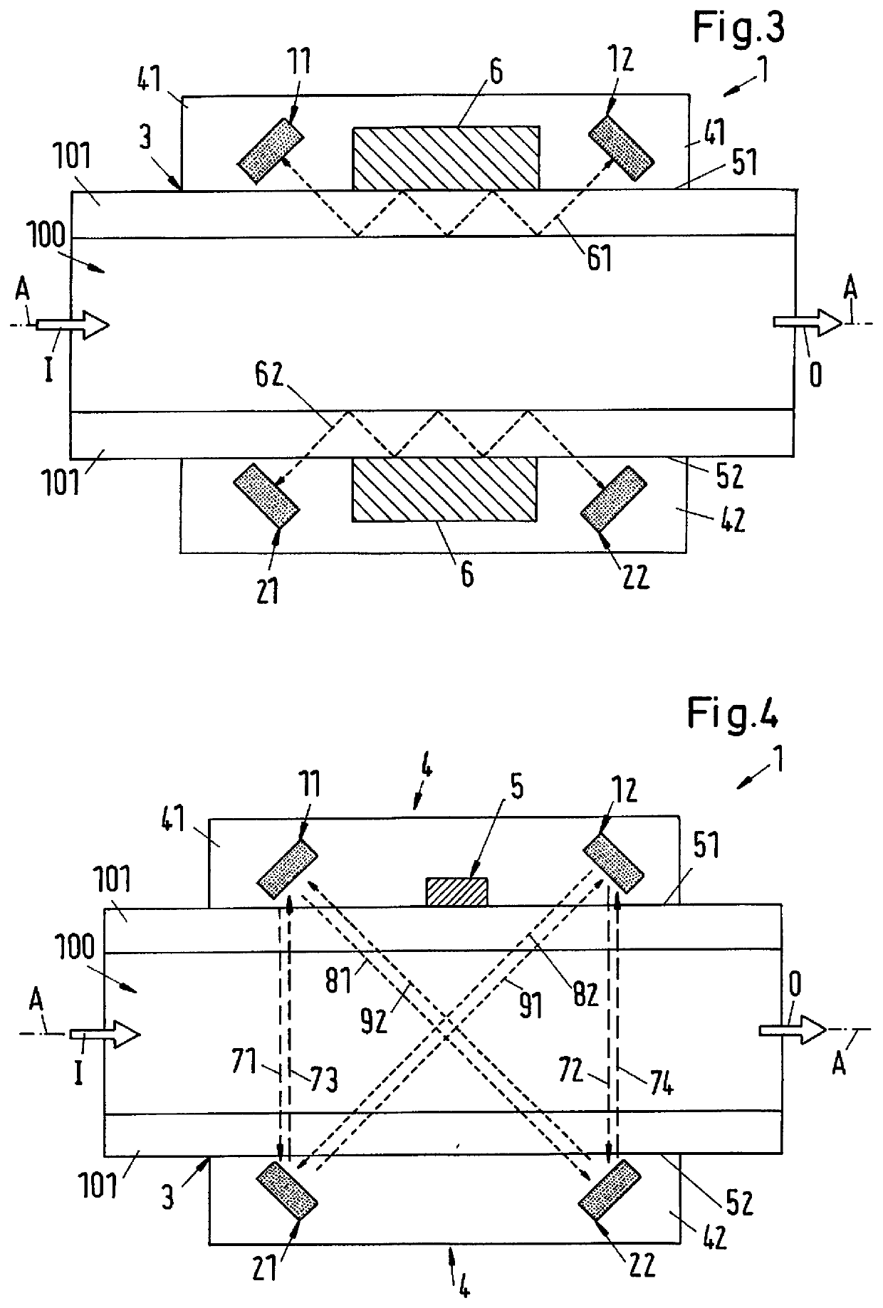 Ultrasonic measuring device having transducers housed in a clamping device