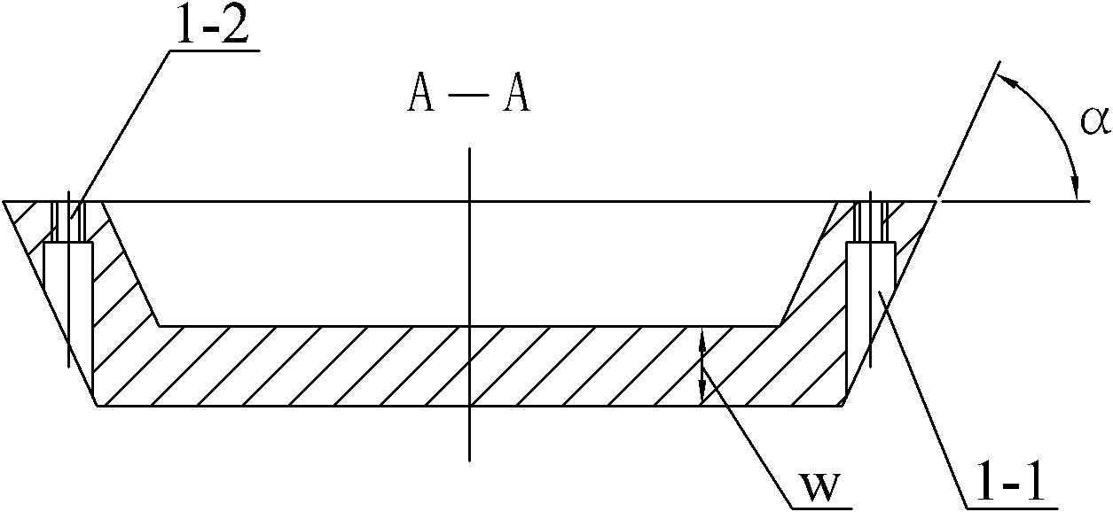 Drag reducing cover body installed on tail of coach body of van or container cargo truck