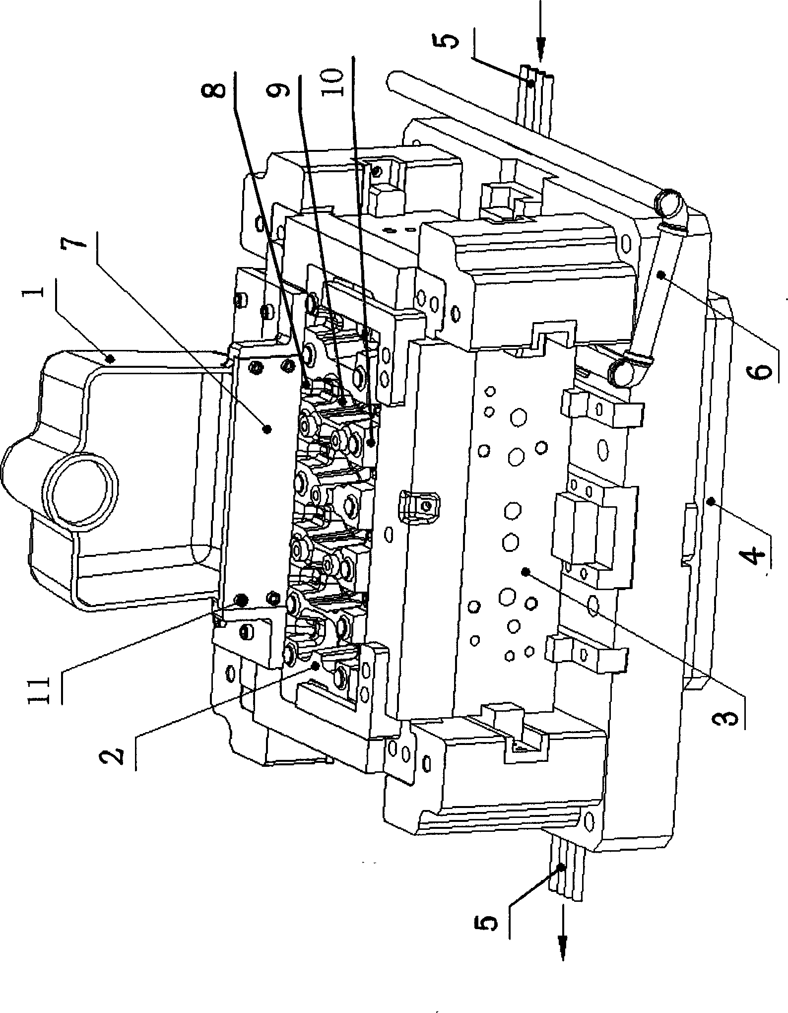 Metal section mould with controllable cross section and gravity slantingly-rotated foundry technique of aluminum alloy cylinder cover of metal section mould