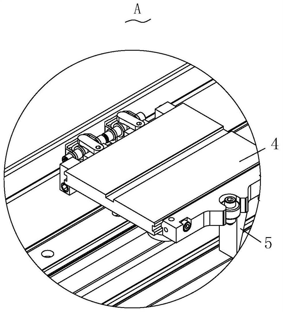 Automobile longitudinal beam forming die