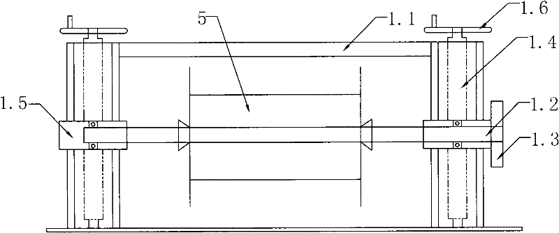 Cable weaving machine capable of synchronously retracting and extending cable