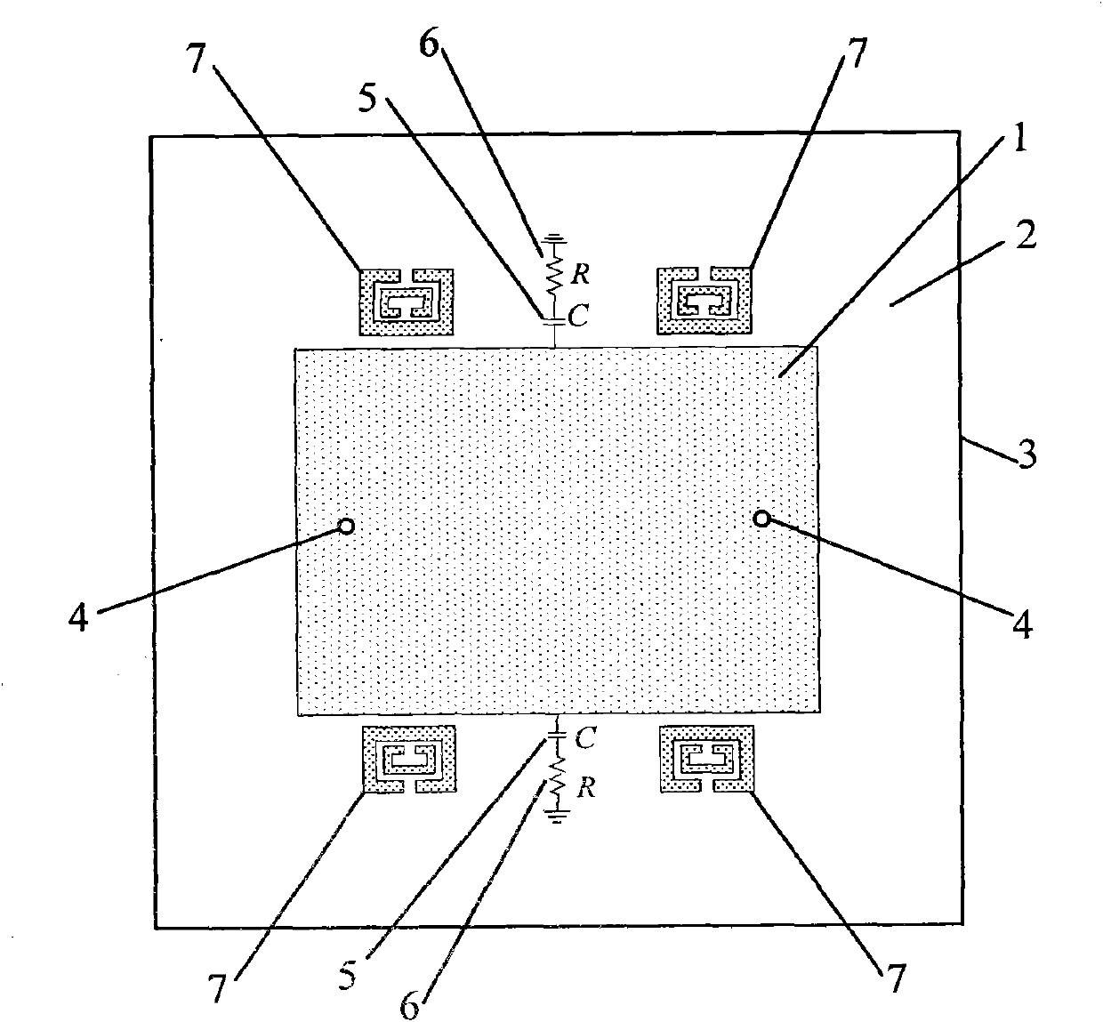 Differential feed half-wave length antenna with harmonic suppression function