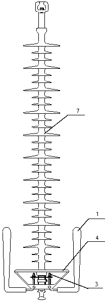 Insulator capable of reducing lightning stroke flashover accidents