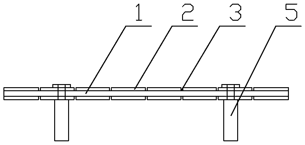 A flexible insulating partition suitable for narrow spaces