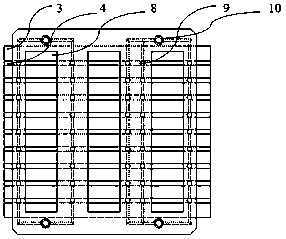 Solder strip traction device for crystalline silicon solar cell module and positioning and welding methods