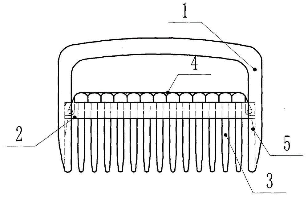 Flexible comb fitting scalp