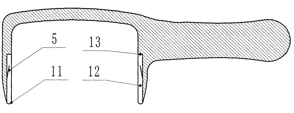 Flexible comb fitting scalp