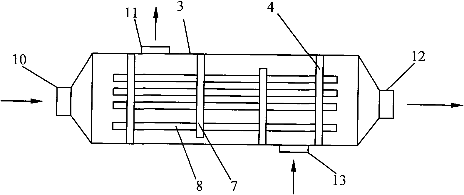 Non-contact method for dehumidifying liquid and dehumidifier