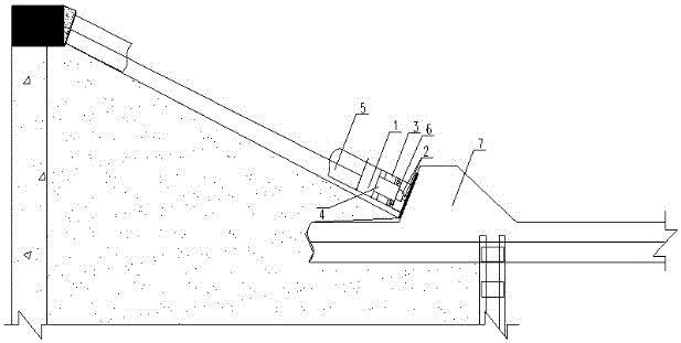 Steel support axial force monitoring system capable of applying prestressing force