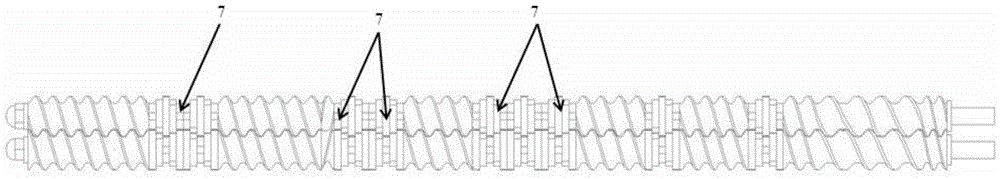 Method for continuously preparing sandwich dried bean curds on basis of double-screw extrusion machine