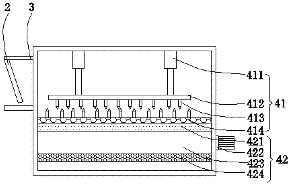 Glass breaking device for glass recycling