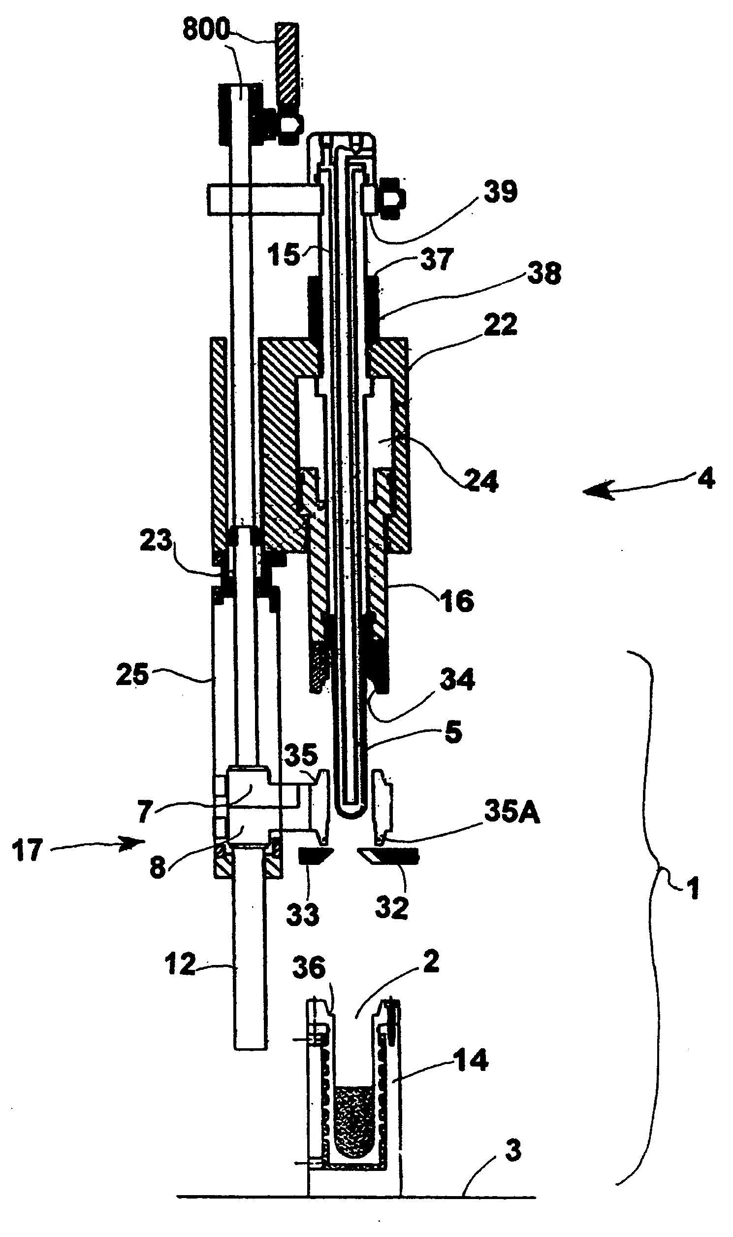 Device and method for compression moulding plastic containers