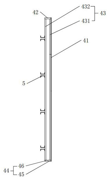 Wood formwork lower opening protection structure of hydraulic plate-penetrating creeping formwork and construction method of wood formwork lower opening protection structure