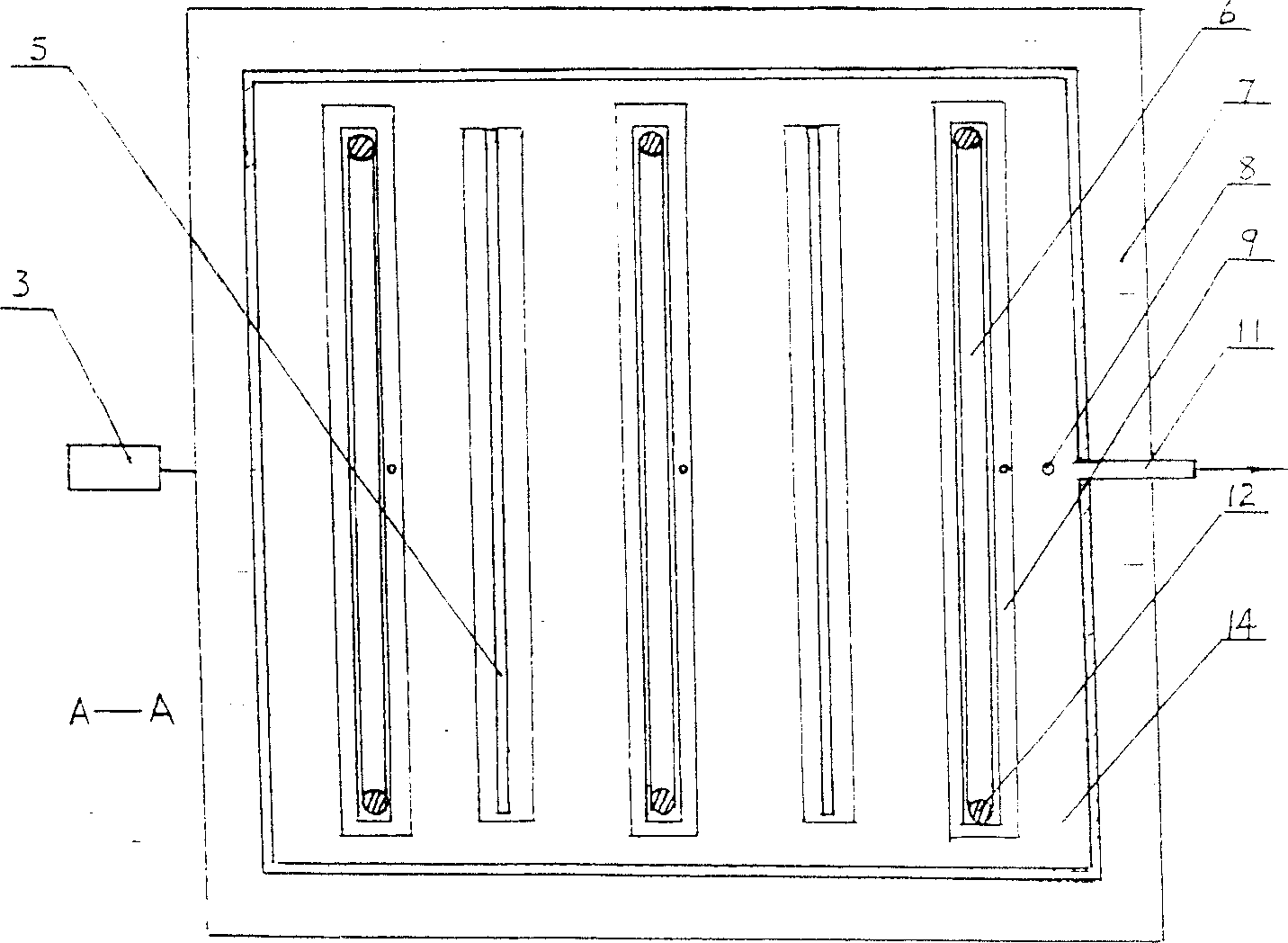 Landing solar energy capillary evaporating seawater desalting apparatus