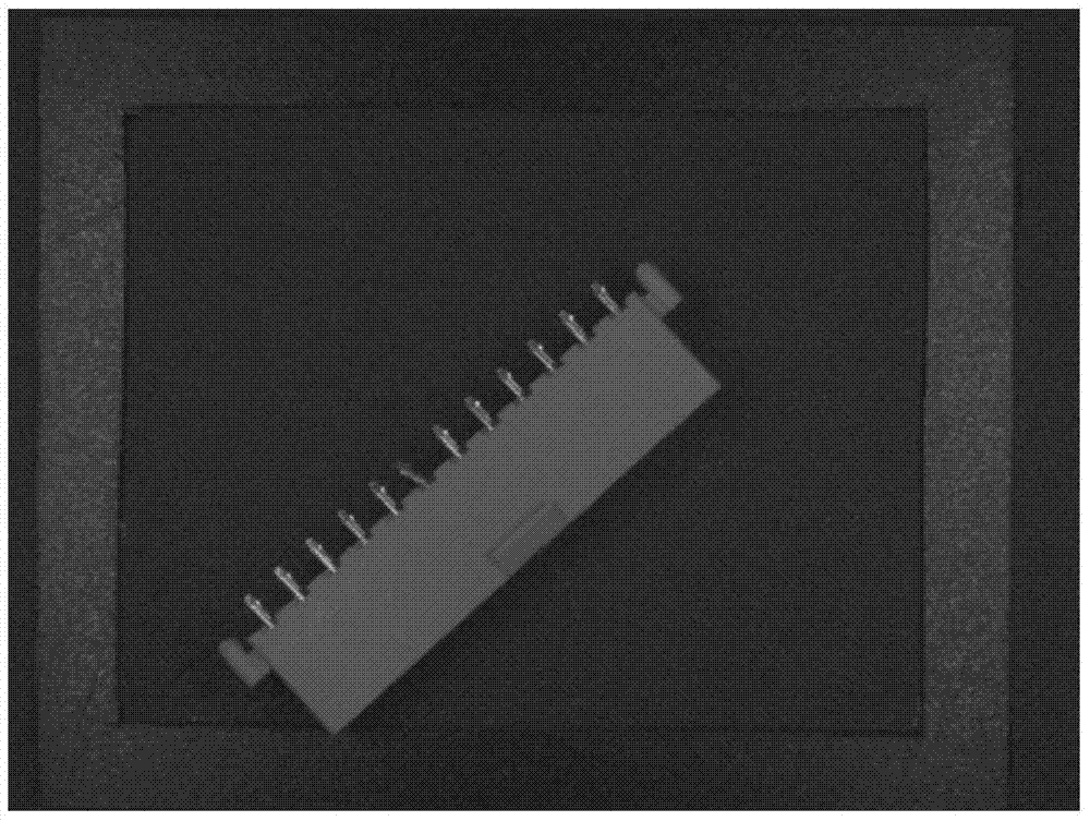 Defect detection device and detection method based on multi-pin