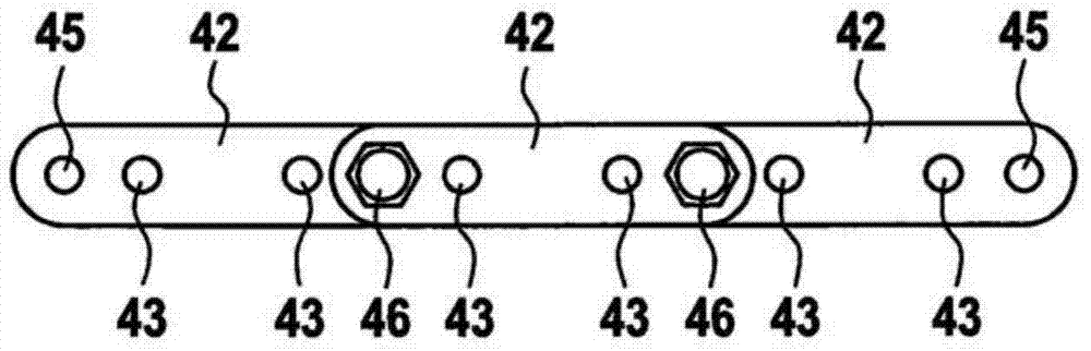 Conveying device used for conveying containers and provided with improved lateral guiding device